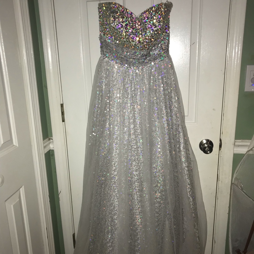 BALL GOWN NEEDS TO GO PRICE FIRM